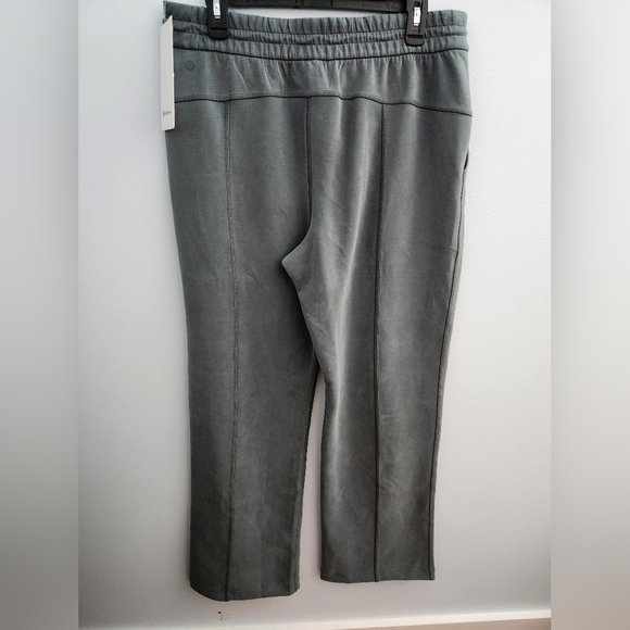Lululemon softstreme pants, dark forest, size 12, NWT - Picture 2 of 4